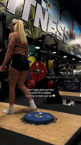 I’m jokinggg (not really) #wlw #GymTok #gym 