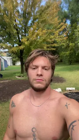 I might be working out again 🏋️‍♂️#evanpeters 