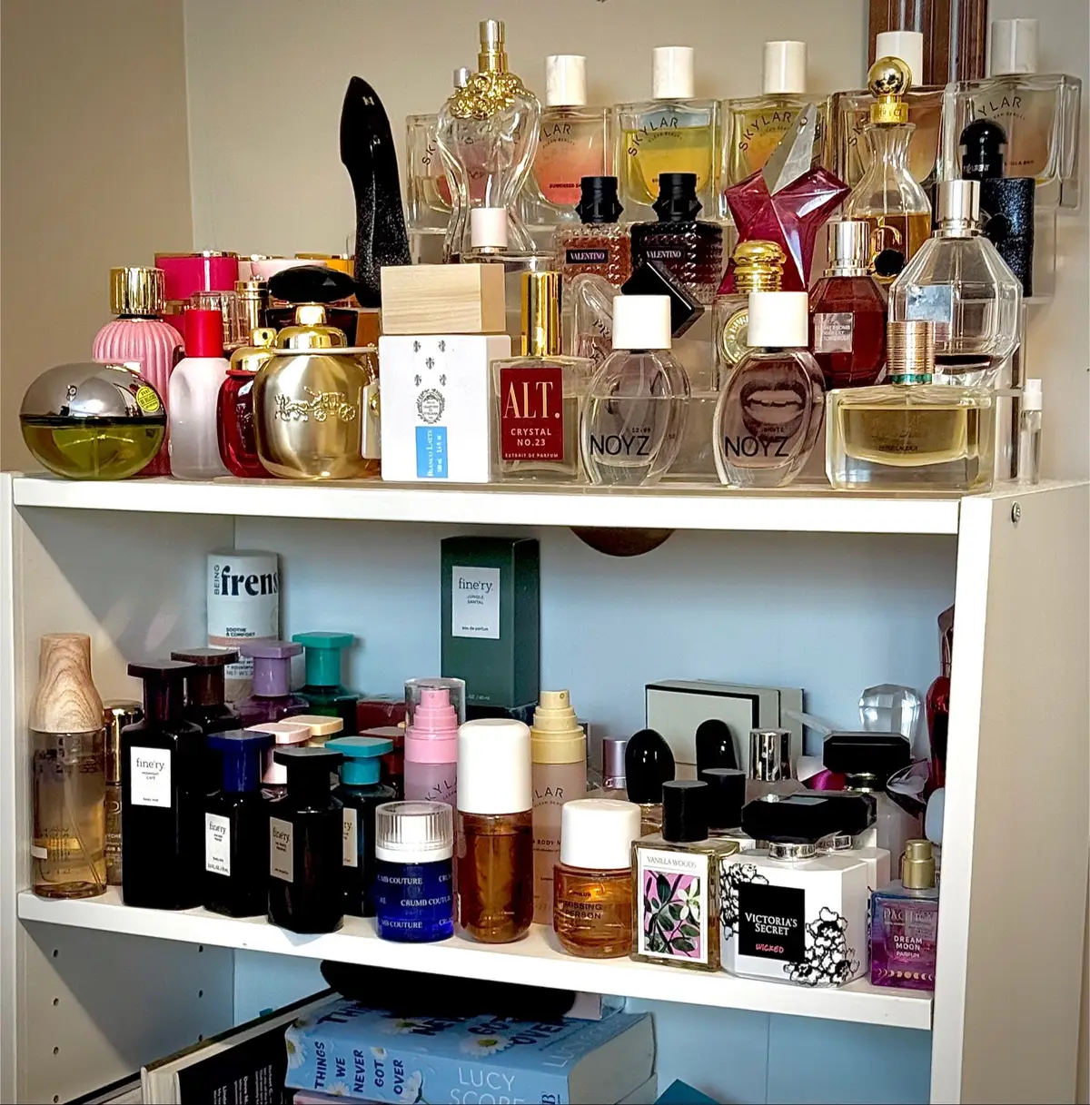 I love smelling good 🌟 Signature scents defined:  #mytypeofperfume #perfumetour #goodwinterfragrances #scentcombo #freshscents 