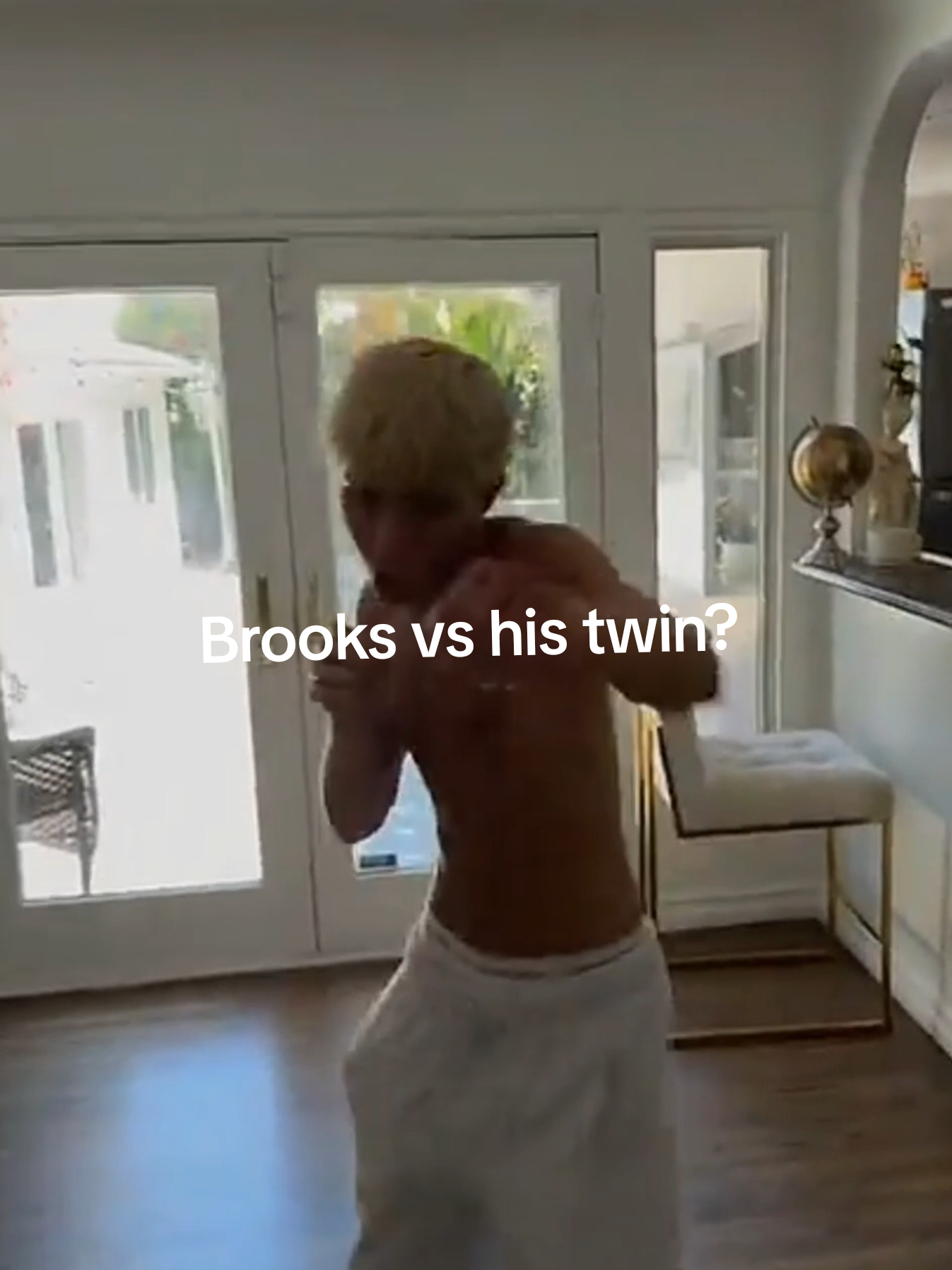 Brooks got skills🥊 @Brooks @Jackson  #harveytwins #brooksharvey #twins #jacksonharvey #brooks 