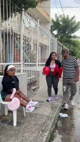 Si yo no soy  feliz @Poli_Brayan  tampoco 