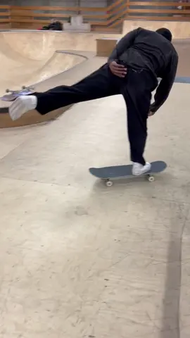 just a new trick + new haircut 🤷🏿 #fyp #skate #Skateboarding 