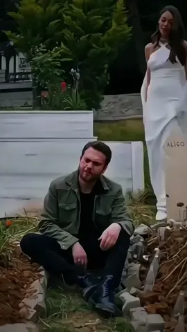 الاغنيه دي رهيبه بجد😢💔 ننسى إيه بقى؟ هو مين لقى؟  حب وراح وما وجعهوش  من شقى لشقى، حاجة متعبة  اللي حبوا ما بينسوش  آه، ننسى إيه بقى هو مين لقى  حب وراح وما وجعهوش  من شقى لشقى، حاجة متعبة  اللي حبوا ما بينسوش  ليه اللي حبوا مابينسوش#ننسي_ايه_بقا # #مها_فتوني #endlesslove22  #حزن_غياب_وجع_فراق_دموع_خذلان_صدمة #مسلسل_الحفره 