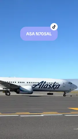 Alaska Airline plane N705AL being brought back to the terminal for its next flight #alaskaairlines #b737 #anc #aviation #planespotting 
