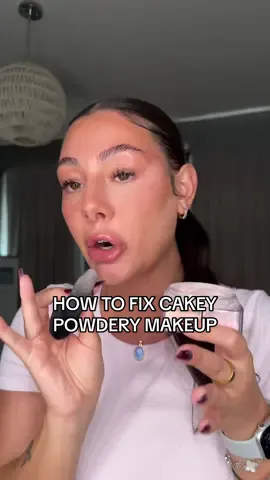 This is how to fix your cakey & powdery makeup with ONE STEP… #makeuptips #cakeymakeup #makeuphack #izzystipsytuesdays @Huda Beauty @rhode skin 