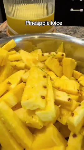 #pinapplejuice #pinapple #freshpressedjuice #homemadejuice 