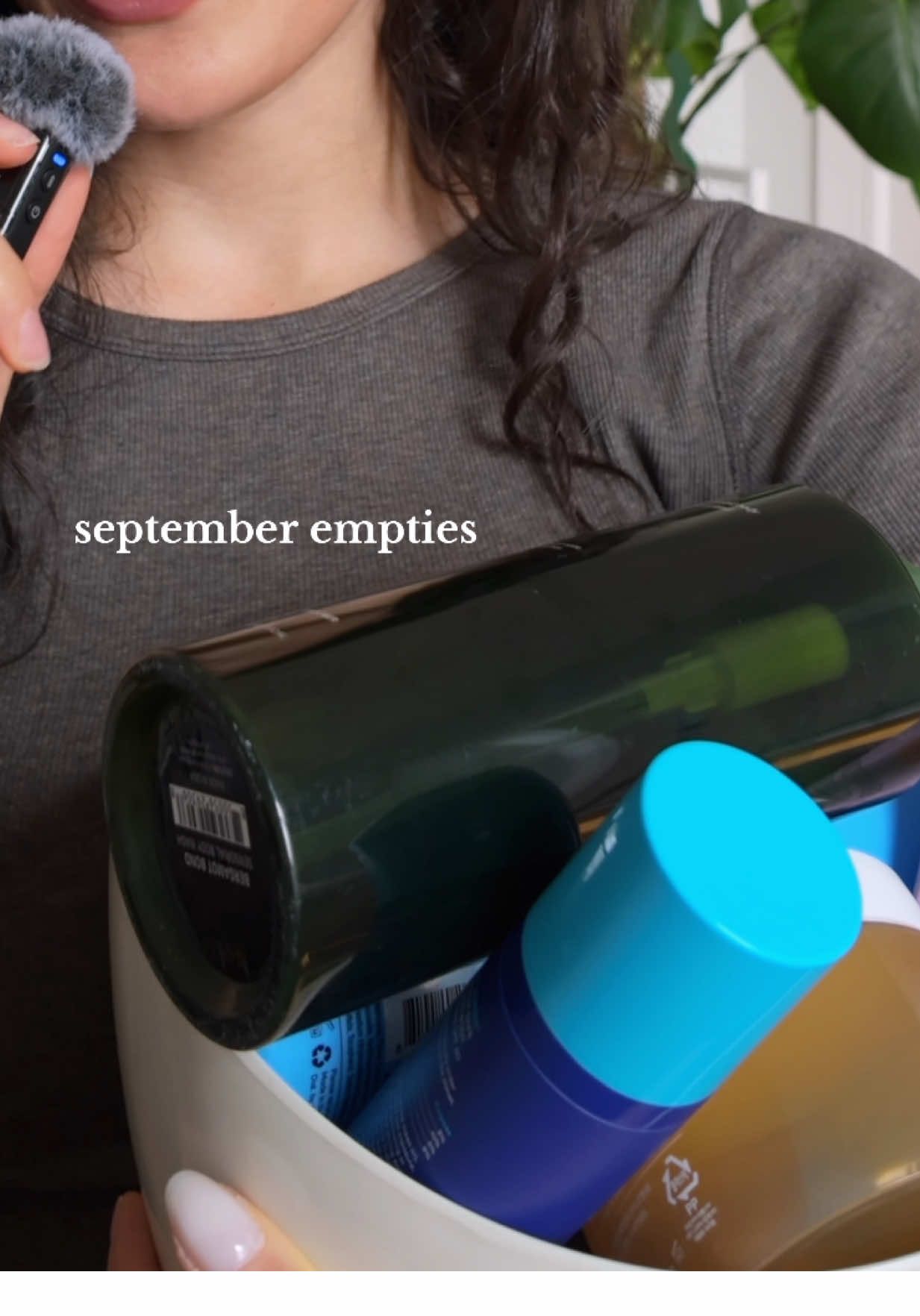 making room for fall scents and nourishing skincare 🤍 @Naturium @CYKLAR @Ultra Violette Australian SPF @First Aid Beauty @ROUND LAB @Skinfix  #estheticianrecommendation #bodycareproducts #bodysunscreen #koreansunscreen #bodywash 