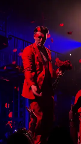 🌹 #nickbrown #magicmikelive #magicmikelondon 