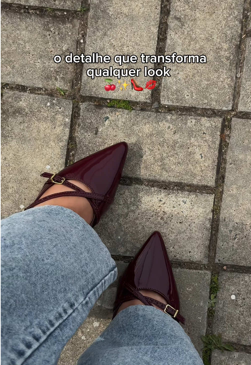 Apaixonada nesse scarpin, meu queridinho para looks chiques! 😍 • • • • #scarpin #scarpinbordo #tiktokshop #fyp #lookfeminino 