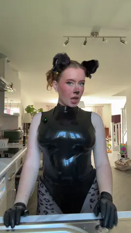 Happy spooky season #halloweencostume #catcostume #meow 