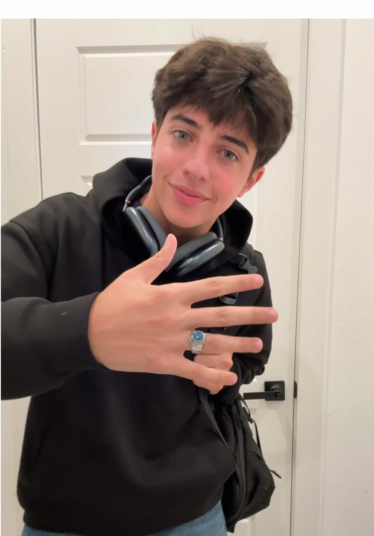 #JostensPartner Getting ready + showing off my Cava High School Class Ring by @Jostens! I love that it symbolizes my highschool journey and favorite things. A keepsake I will cherish forever! #backtoschool #highschoolclassring #classring #classjewelry 