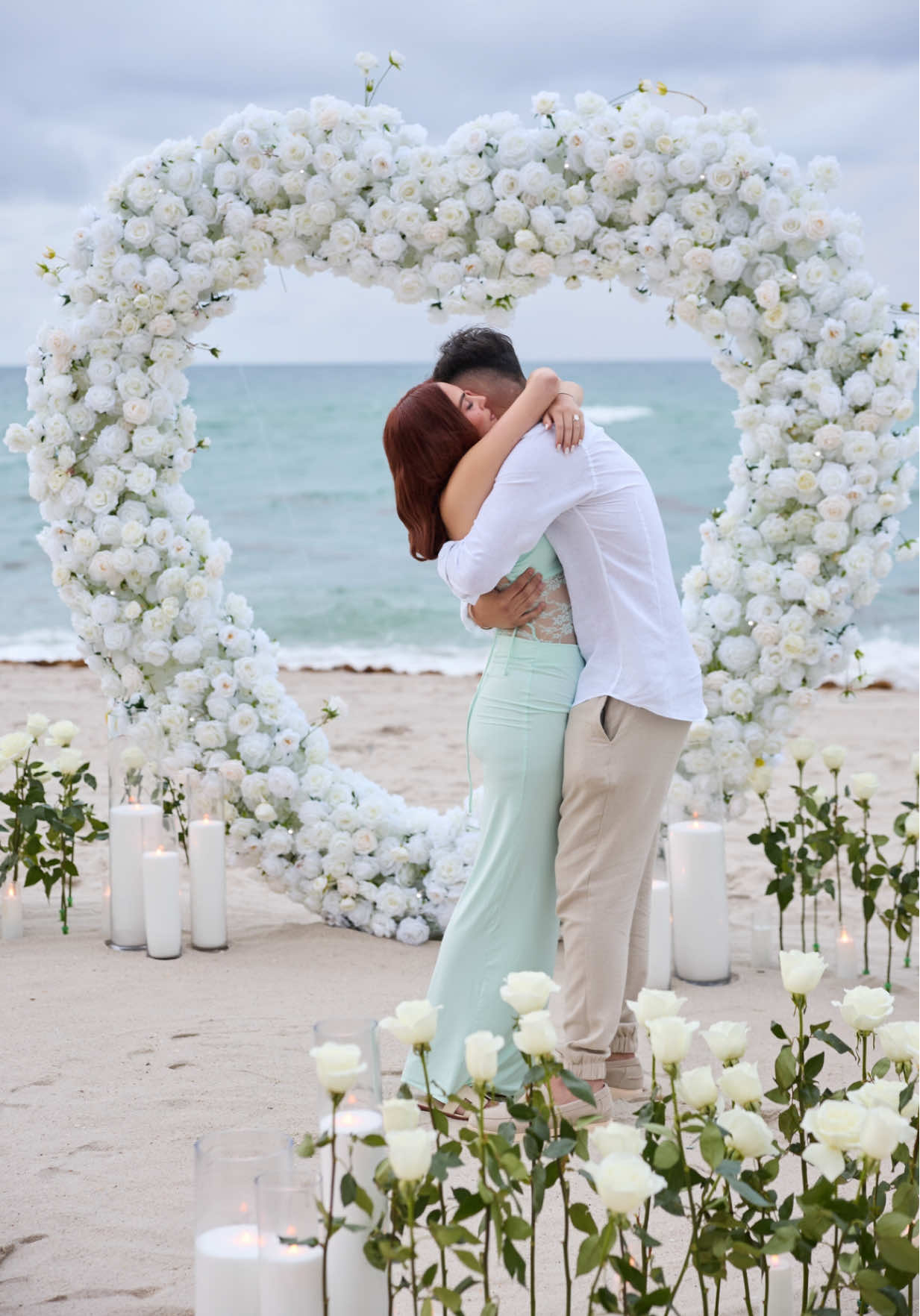 Elegant white Setup for a Big question 🤍🤍💍 Miami Proposal 305 here is the place where luxury meets romance  Dm me for details. Best regards Olga  #engagement #miamiproposal #proposalgoals #matrimonio #proposal 