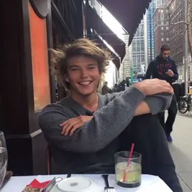 Yoo Jordan #jordanbarrett #looxmaxxing #fyp #chad #model 