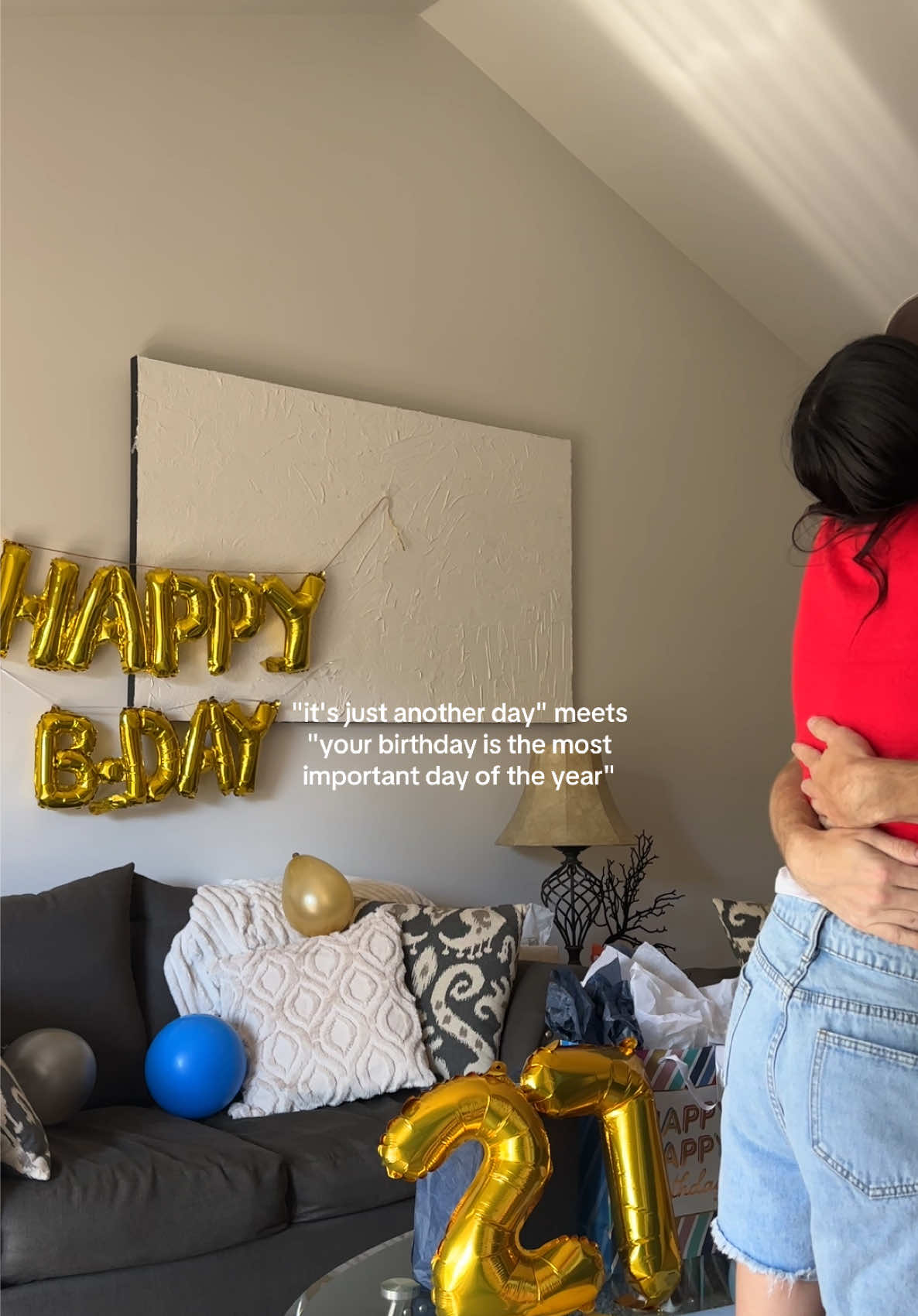 I wish we were more in the frame for his reaction but it’s still so cute 🥹🤍happy 27th birthday to my lover #fyp #foryou #forthegirls #boyfriendsbirthday #birthdayboy 