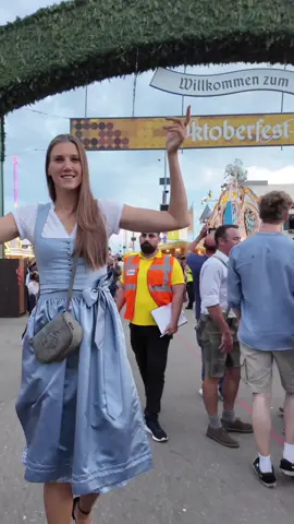 Visiting the Oktoberfest as a 6ft10 (208cm) tall woman. #tallgirl #tallwoman #wiesn #oktoberfest #oktoberfest2025 