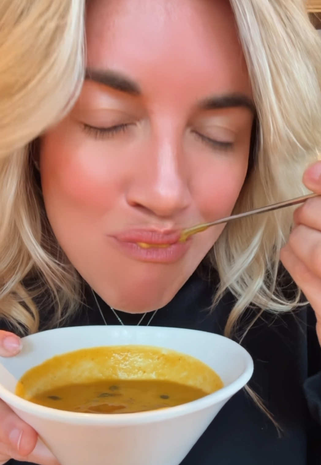 SOUP FOR MY SOULLLLL!!!! There’s always so much hype for #PSL I’m more like #SquashSoup babyyyyy 🍂 #Yum #SoupSeason #Autumn @Panera Bread 