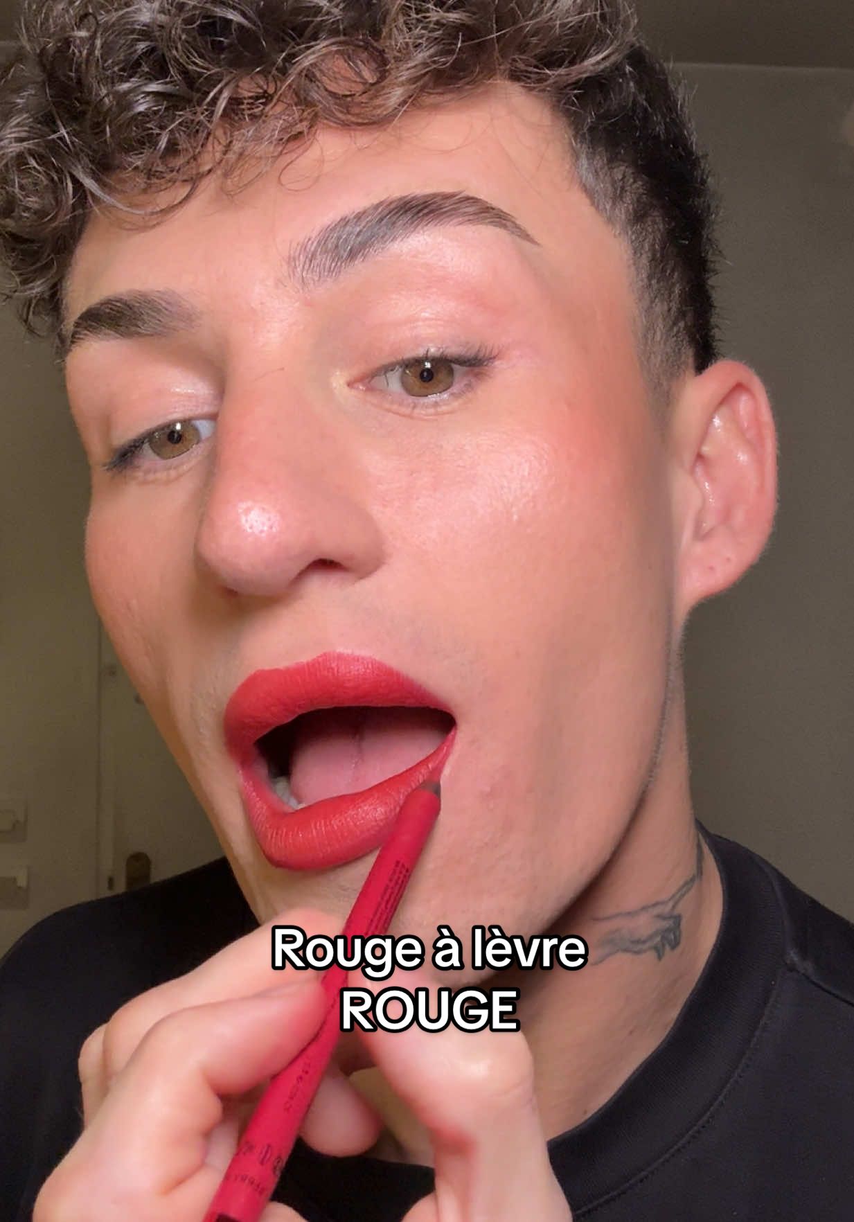 Application du ROUGE à lèvre rouge !❤️‍🔥💋 @Pat McGrath Labs rouge 8   @Natasha Denona P8 Berry pop  #rougealevre #redlips #makeup #lips #application 