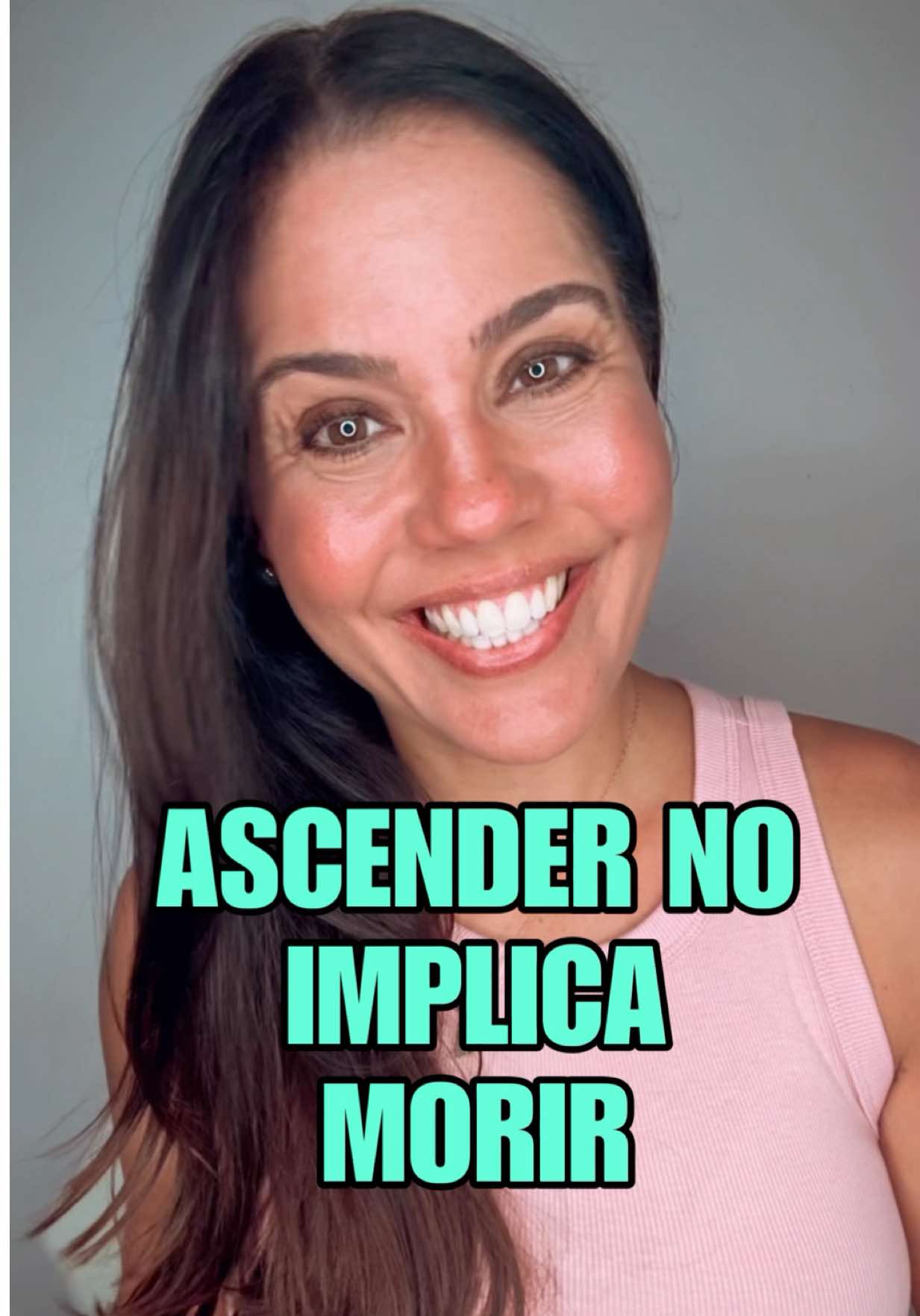 ✨ Ascender no significa morir, significa recordar tu blueprint original. La muerte biológica no es parte de nuestro diseño, sino el resultado de la densidad que hemos acumulado en forma de traumas, emociones y creencias. Cuando elevamos nuestra frecuencia y transmutamos esa densidad, el cuerpo deja de deteriorarse y comienza a transformarse en un cuerpo cristalino capaz de sostener más luz. 🌟 ⚡ Ascender es transmutar la materia en energía, es habitar la inmortalidad consciente, es recordar que no vinimos a repetir en una rueda de reencarnación, sino a expandirnos en espiral. 💫 Estamos llamados a convertirnos en seres de luz, sin enfermedad, sin deterioro y sin muerte. 👇 ¿Resuena contigo este mensaje? Escríbelo en los comentarios y compártelo con quienes también están recordando su blueprint.