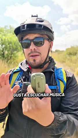 😱 Está bocina de la marca Jeep es un wearable Bluetooth speaker así que lo puedes usar para hacer deporte o salir de aventura! #bocina #jpsc009 #Outdoors #aventura #ventaquincenal 