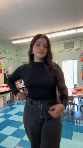 Ms. Brito 🍎📏📝 #OOTD #fyp #teaching #schoo #studentteacher 