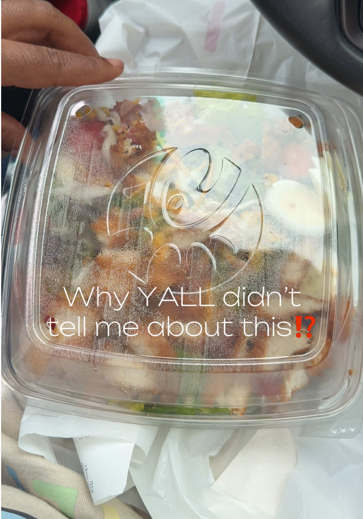 Why yall didn’t tell me I’m LATE trying the salads at Chick-fil-A 😱😩 This was soooo good! Have yall tried one? If so tell me which kind to try next or what’s your go to order there 🤗 #chickfila #chickfilasalad #cobbsalad #saladsoftiktok #carriderlinemom 