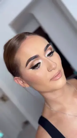 Stunning!✨😍 credits @sharynrosemua #makeupideas #makeupaddict #makeuplooks #makeup