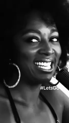 «Let's Stay Together» (Vamos a estar juntos) 🎤 SySmith (NewYork) 🇺🇸 PeteEscovedo 🇺🇸 (California) 2️⃣0️⃣1️⃣8️⃣  #JazzSoul  #BlackAndWhite #GetitOn #2000sMusic  #AbrazoMusical  Let’sⒼo 