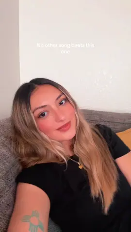 besties, I’ve been sick for the past 3 days, I’ll be back with regular content soon so enjoy my fav SB song, ily 💓 #fyp #sabrinacarpenter #dontsmile @Sabrina Carpenter 