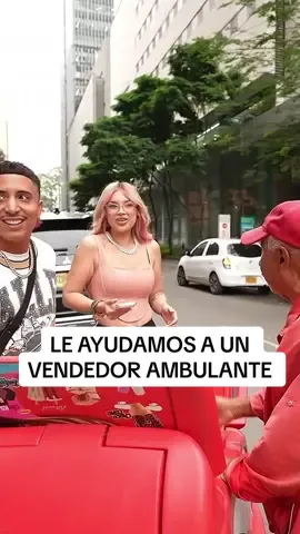 AYUDANDO A VENDEDOR AMBULANTE #mrstiventc #mrstiven #guerrillatc #mariajulissa #foryoupage