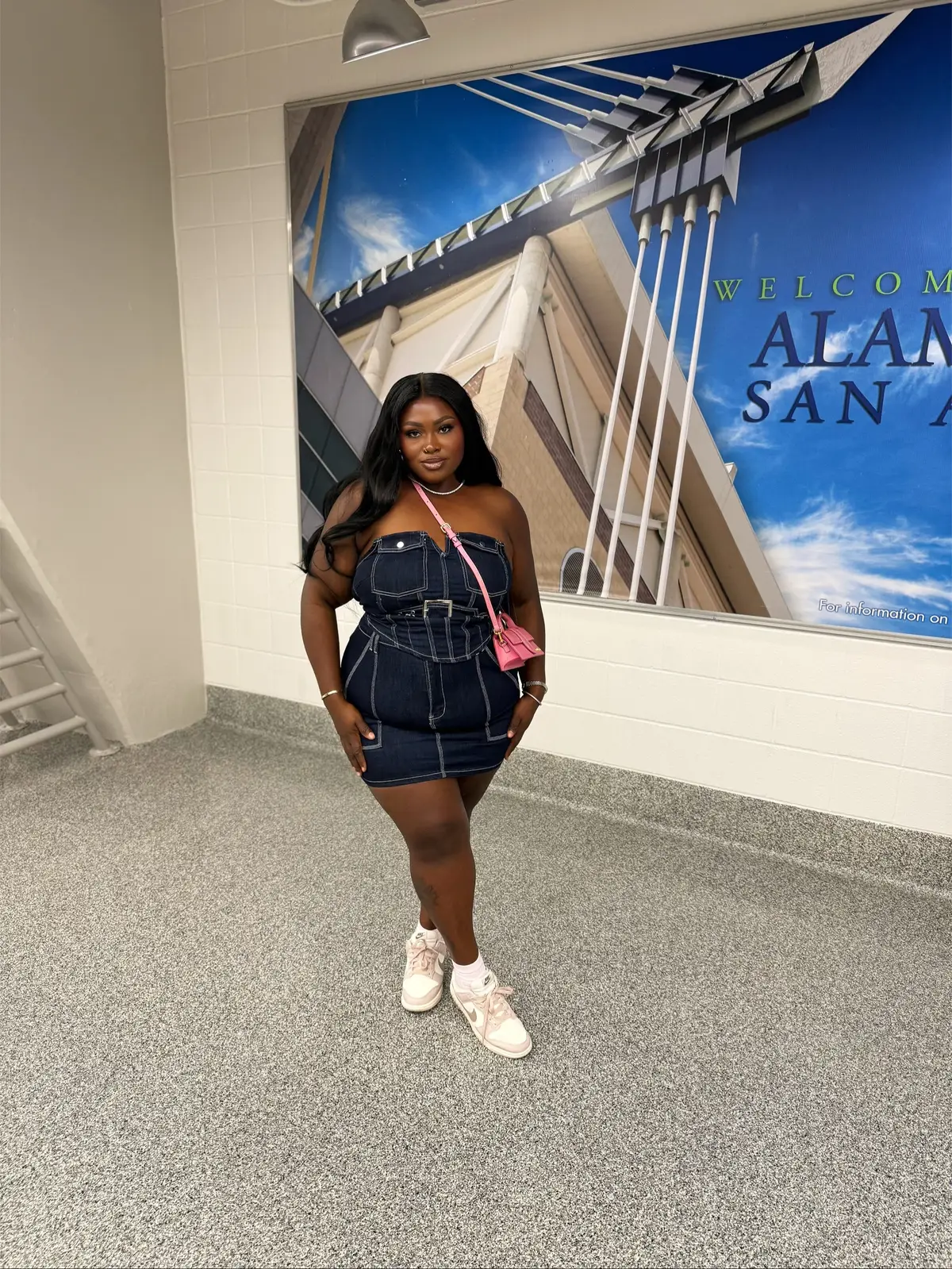 Shine shine babes, Last week my husband and I and my friends when to the breezy bowl and we had so much fun. Singling all the old Chris brown songs brought back so much memories!! Good memories too🥰🥰 It took me forever to find what I wanted to wear. I was going for a jersey but I was like that is not even me. I wanted to stay through to my style but give it a little edge with street wear  #breezybowl #chrisbrown #concert #outfit #sanantonio 