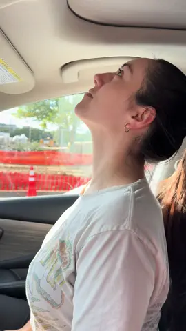 Looking to see who has a hypermobile neck . She’s abnormal . #longneck #foryou #fyp 