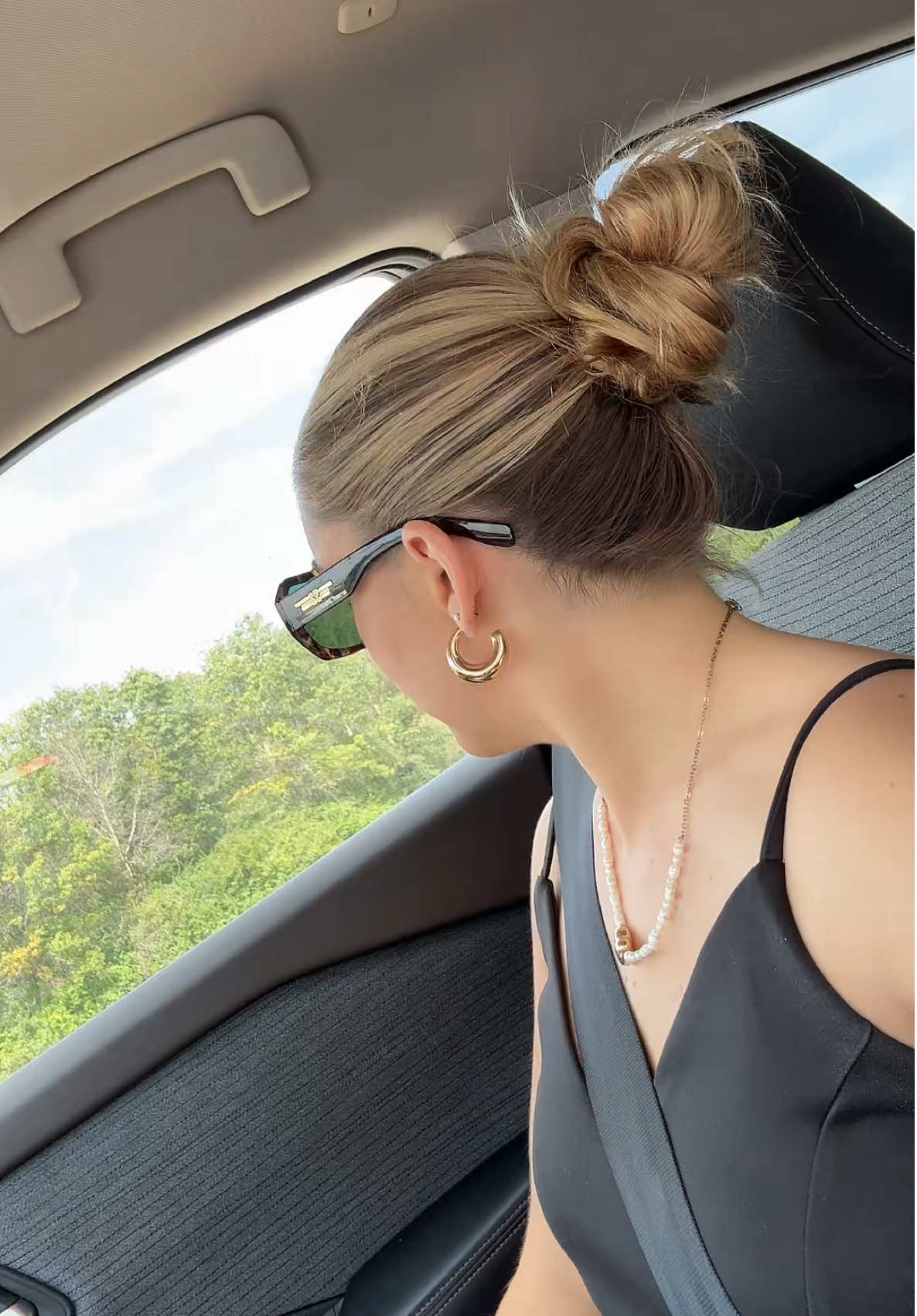 I will say this is probably the best bun i’ve done in months… which isn’t saying much for me honestly  #slickback #hairstyle #slickbackbun 
