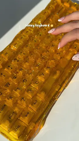 did we do better then ai? guess what we typed in the last clip🤭  #asmr #honeykeyboard 