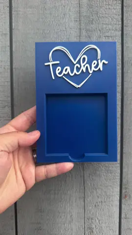 A little something for one of my fave teachers!  ❤️ #teacher #3d #bambulab #postitnotes #giftideas 