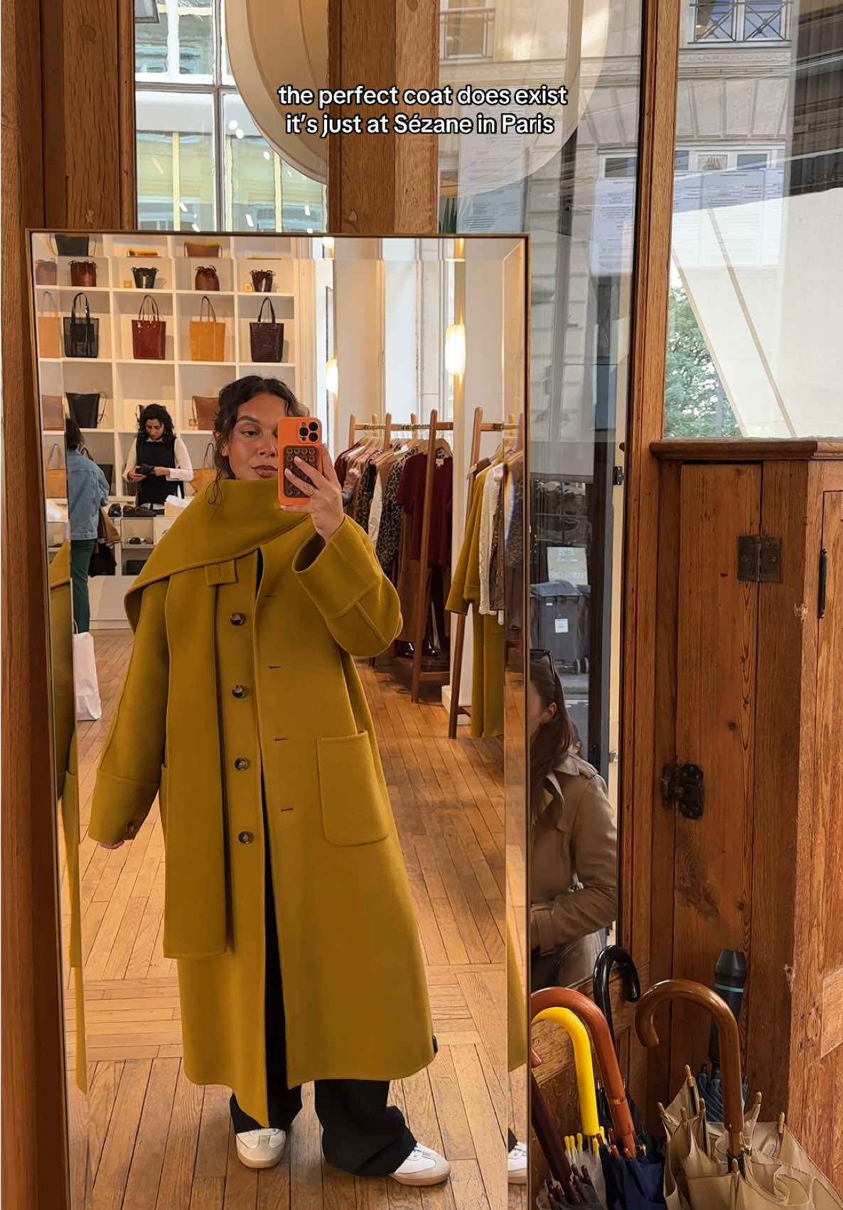 she’s perfect, paris is perfect 🍂🧥 @Sézane #parisshopping #sezane #falljacket #fallstyle #parisian 