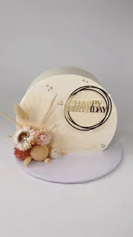Dry floral birthday cake #homebaker #CakeTutorial #CakeDecorating #cakesfromscratch #birthdaycake 