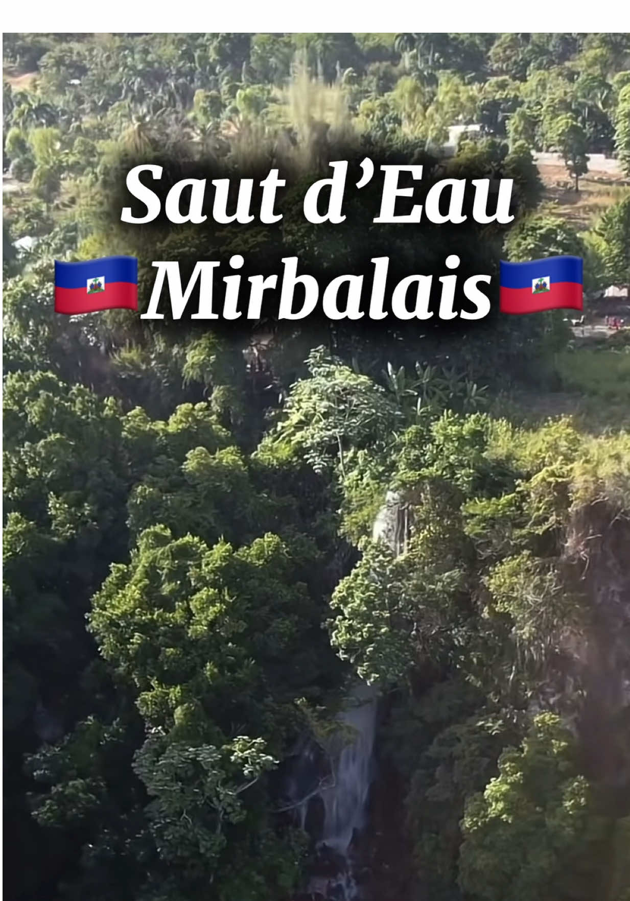 📍 Saut-d’Eau, Ville-Bonheur – Haïti Un lieu magique où la nature et la spiritualité se rencontrent. Cette cascade impressionnante attire chaque année des milliers de pèlerins et de visiteurs, venus chercher bénédiction, guérison ou tout simplement admirer la beauté de l’eau qui déferle. Symbole de foi, de culture et de tradition, le Saut-d’Eau est l’un des trésors les plus vibrants d’Haïti. 🇭🇹💧✨