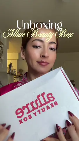 Let’s see what I have in my @Allure Beauty Box. Also what do you girls think of it? Is it worth the money?  #unboxing #allurebeautybox #makeup #skincare #BeautyTok 