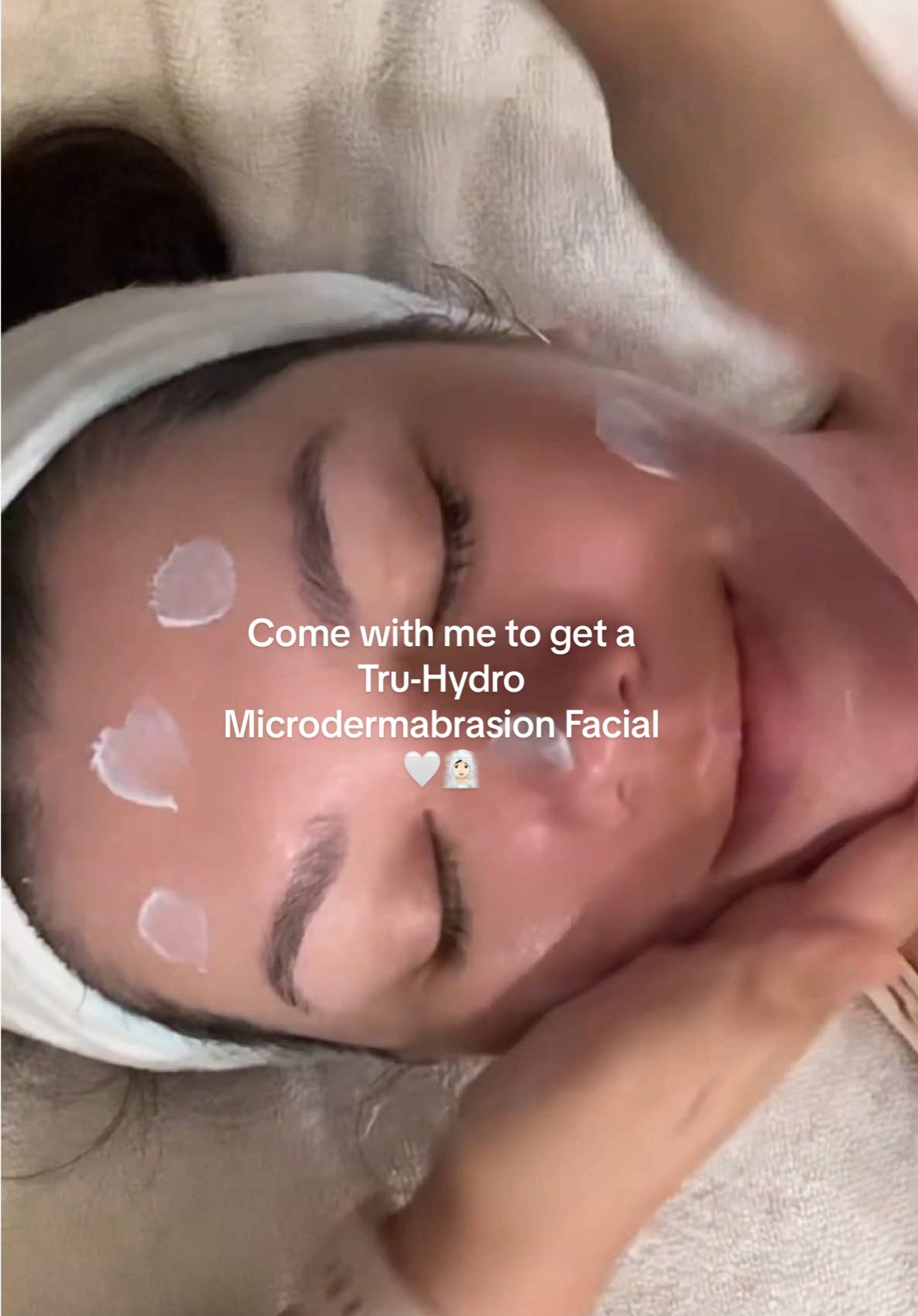 My skin has never felt better! This treatment changed my skin. Thank you for having me @Visage Laser & Skincare @Rachel Dares 🤍🧖🏻‍♀️ #microdermabrasiontreatment #facialday #skincareroutine 