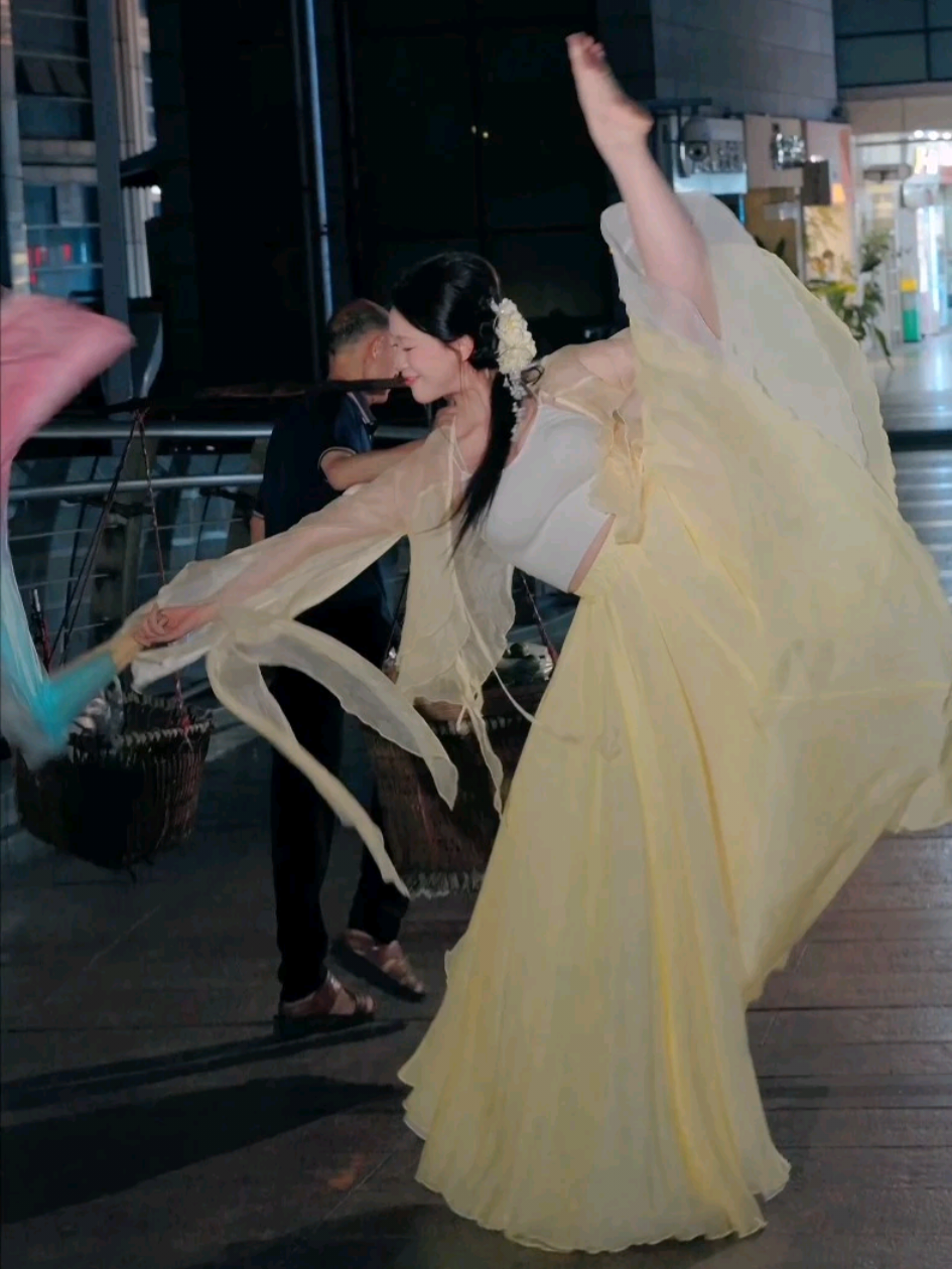 如果没有遇见你  我将会在哪里 #女大学生 #古典舞 #我只在乎你dj 