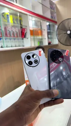 Spark 30 calus 32GB Ram 4GB dispo à 23,500f💸 