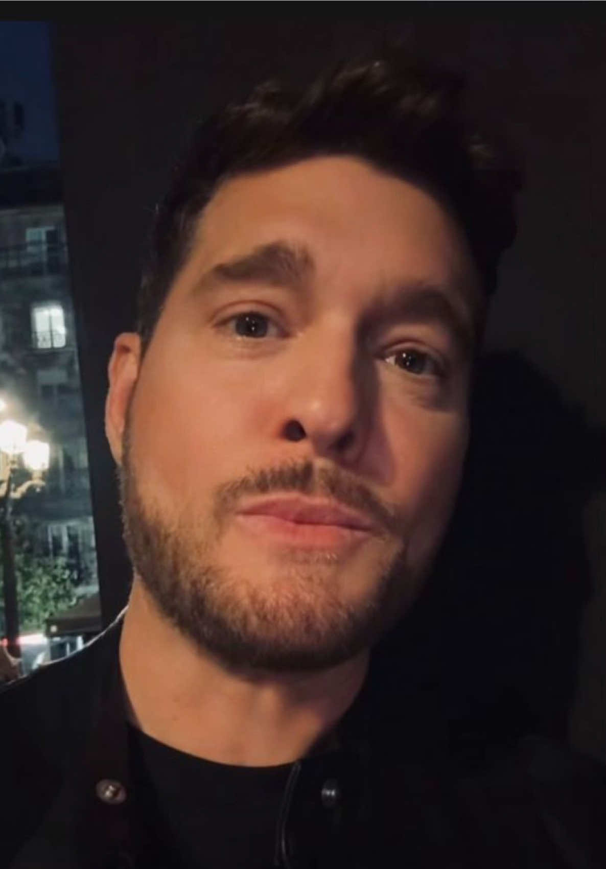 Paris, fashion, front row… but nothing is more glamorous than watching my girl light up the runway for L’Oréal. I’m the guy grinning ear to ear and clapping too loud. Couldn’t be prouder, couldn’t be happier. Je t’aime, mon amour. 🇫🇷✨ #Paris #LOreal #ProudHusband — París, moda, primera fila… pero nada es más glamuroso que ver a mi chica brillar en la pasarela de L'Oréal. Soy el chico que sonríe de oreja a oreja y aplaude a todo pulmón. No podría estar más orgulloso, no podría estar más feliz. Te amo, mi amor. 🇫🇷✨ #París #LOreal @Luisana Lopilato 