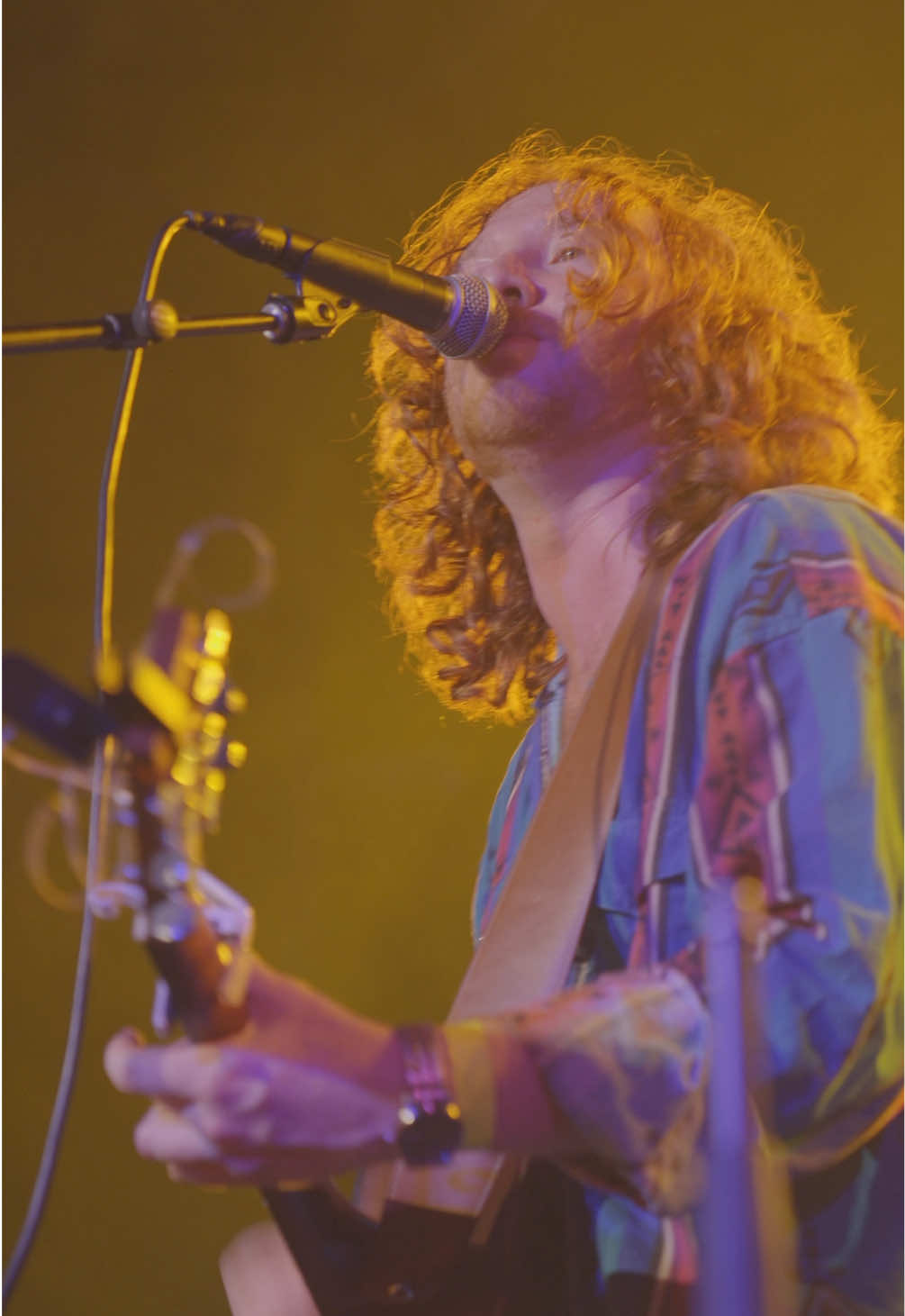 This one’s been somewhere in the setlist for at least 7 years now. It doesn’t fail to tug a heartstring every now and then❤️ 📸 @bricenvereen  #livemusic #chrisstapleton #fyp #countrymusic #actor