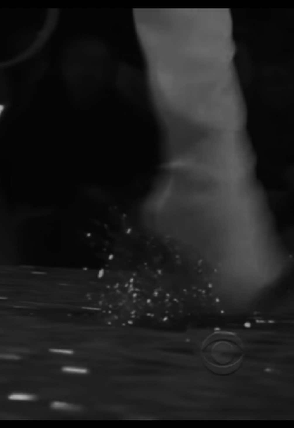 I love how much brightness there is on the VSFS catwalks.🪽 #victoriassecret #vsfs #models #supermodels #fashion 