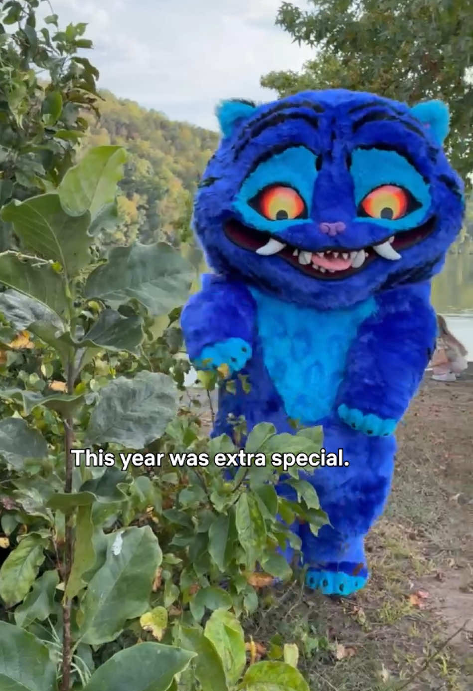 There's no question, @Jessica Lowe is an idol for creating this one-of-a-kind Derpy (and Sussie) costume for her daughter! #kpopdemonhunters #derpy #DIY #halloweencostume