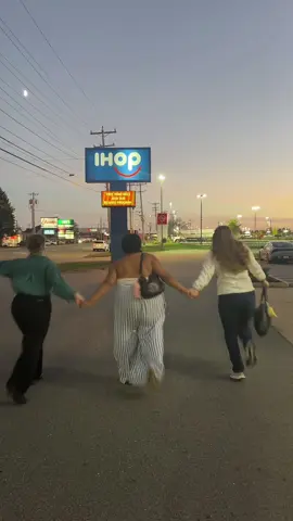 She changed her mind ❤️ @IHOP thanks to your gluten free pancakes my girl agreed to let me lick some off ;) 