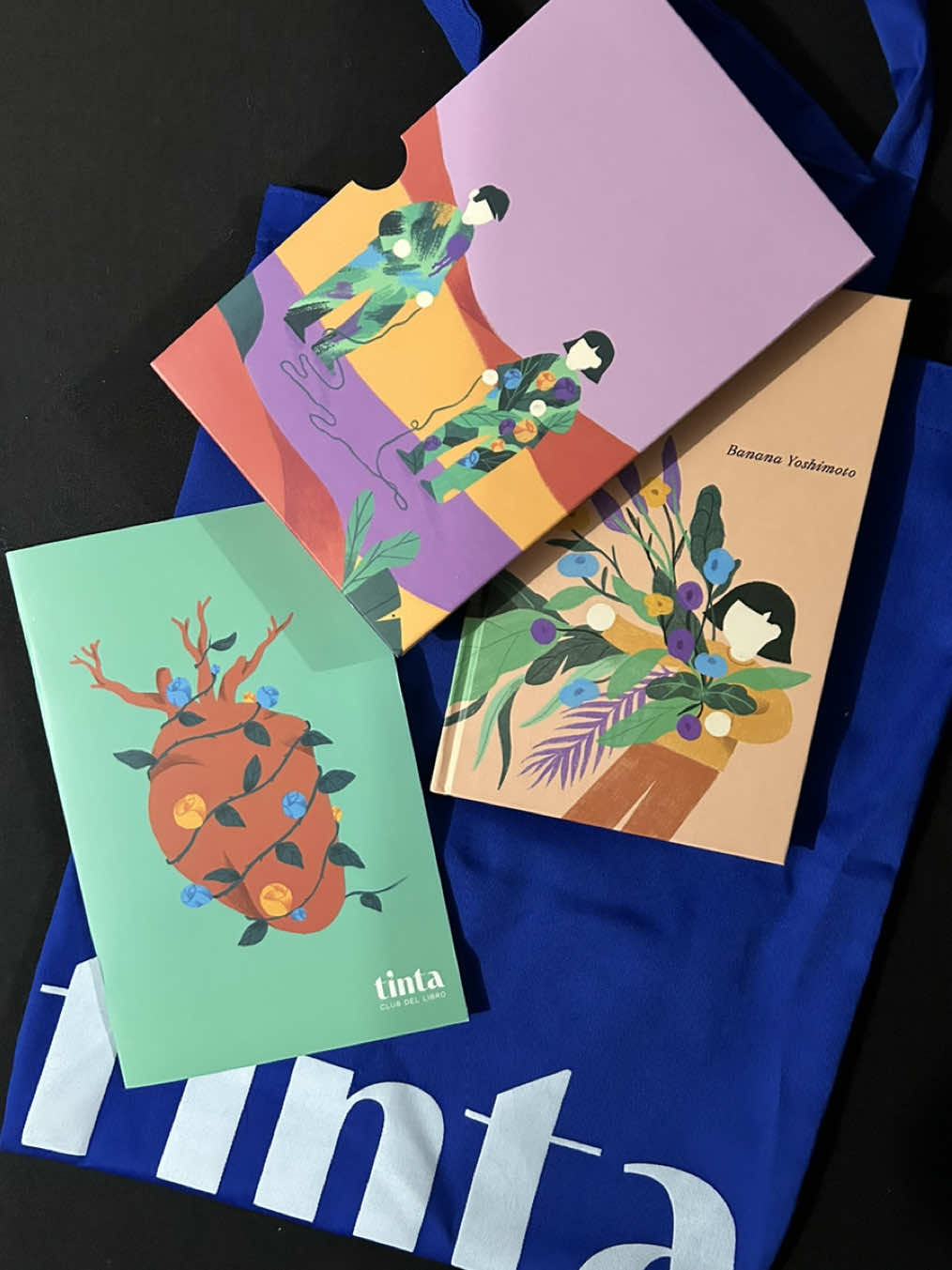 ¿Cómo conseguir un buen libro 📚 ?  Uno de mis miedos más grandes es comprar un libro nuevo y que no me guste, pero con la suscripción en @tinta eso ya no pasará, la mejor manera de conseguir libros increíbles es que los mejores escritores los escojan especialmente para ti.  Tinta nos trae unos libros maravillosos cada mes ¿te imaginas la emoción de abrir tu cajita cada vez que llegue?  Lo mejor de todo es que este mes la suscripción tiene un descuento especial porque el club está de cumpleaños✨ #libros #lecturas #clubdelectura #books #booktoker 