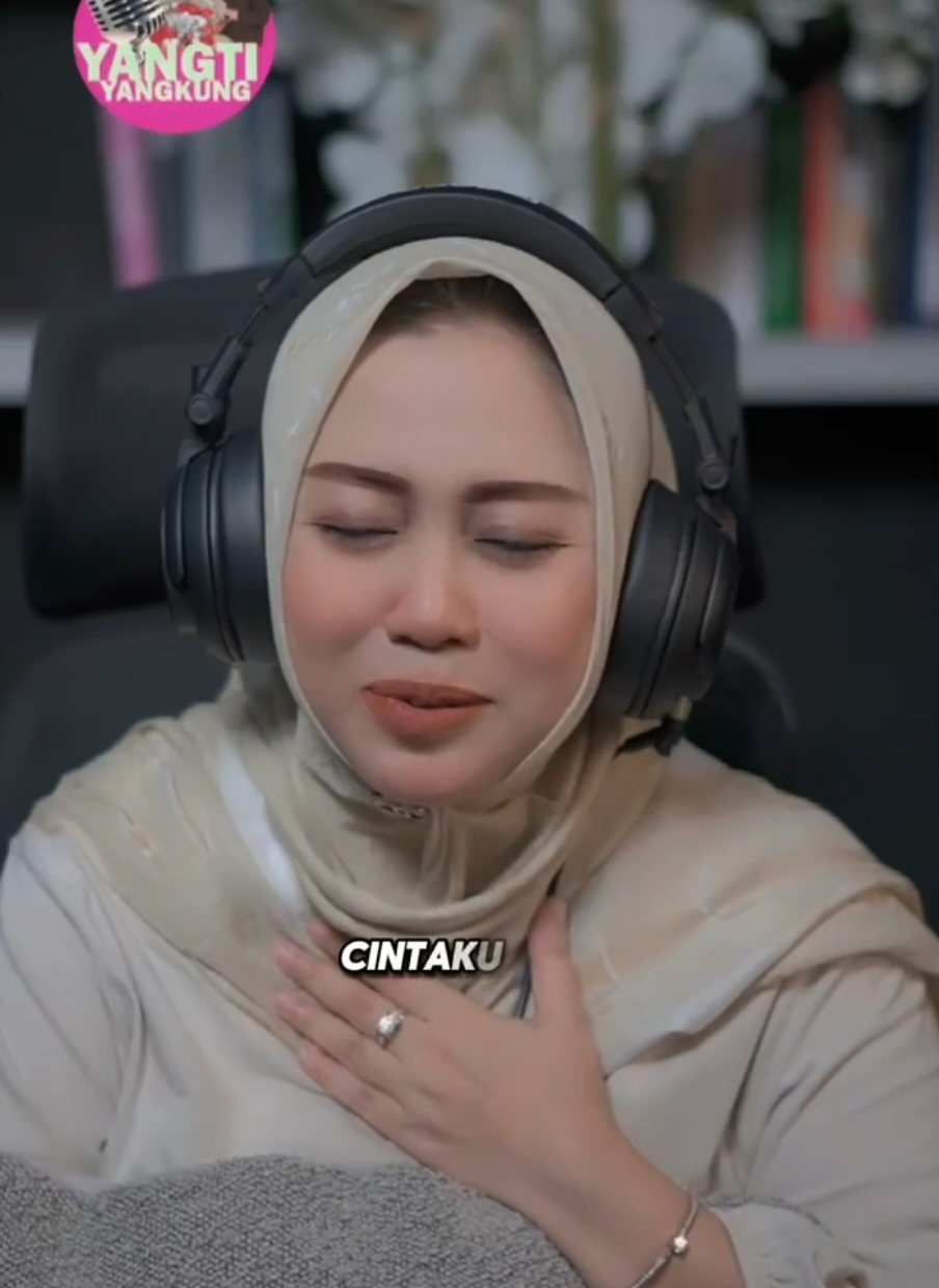 Assallamu'allaikum wr wb.. Smg kita semua senantiasa dalam Lindungan dan Penjagaan Allah SWT..aamiin YRA..😇 Salam sayang❤️ Wassallam wr wb.. #Yangtiyangkunglive  #Yangtiyangkung #bakulonlinebugisan #bugisanstore #ayamgorengbugisan #ayamgorengbugisanjogja
