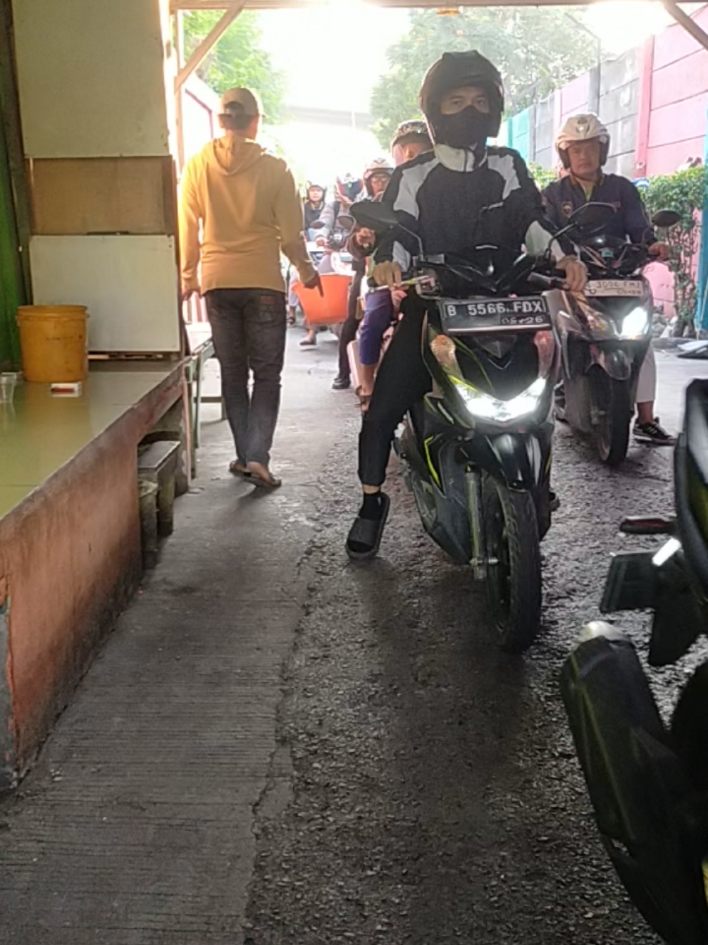 Sudah lewat sini rung lurrrr? jangan lupa siapin 2000/1000/500, asal jangan 200. #ejip  #ejipcikarang  #jababekacikarang  #cikarangpeople  #cikaranghits 