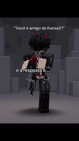 [editado] oi gente aqui eu não estou falando do KansaS, recentemente ele veio aqui e me deu uma satisfação achando que eu estava falando dele, enfim, eu não estava falando dele mas sim o contexto do vídeo é falar como as pessoas ficam criando fanfics na cabeça sobre algo que eu nunca tive aver (no caso o próprio KansaS), eu sou uma pessoa bastante barraqueira, mas tbm sou uma pessoa extremamente ansiosa e estou fazendo tratamento psicológico pra não me estressar, só que o problema (o KansaS) foi até aq comentar “vc gosta de falar de mim, né?”, aí eu fiquei tipo?? Acho que a grande maioria já percebeu a minha raiva por isso, mas teve outra coisa que fez ele ter vindo AQUI e me da block, não vou falar o motivo pq é pessoal, mas eu só sei que eu to querendo resolver isso até agr, ent espero que vcs tenham entendido o tal ocorrido que aconteceu aq, eu não estou criando uma polêmica, sabe pq? Pq eu tenho muito mais oq fazer, ent é isso bbs!! 💗🫰🏻 . . . Não sei pq vcs perguntam sobre isso, e outra, tem gnt perguntando se EU SOU O KANSAS ou se eu NAMORO ELE, tipo???? 😵‍💫🥀… . . . #humor #roblox #robloxfyp #🏳️‍🌈 #lgbt🌈 